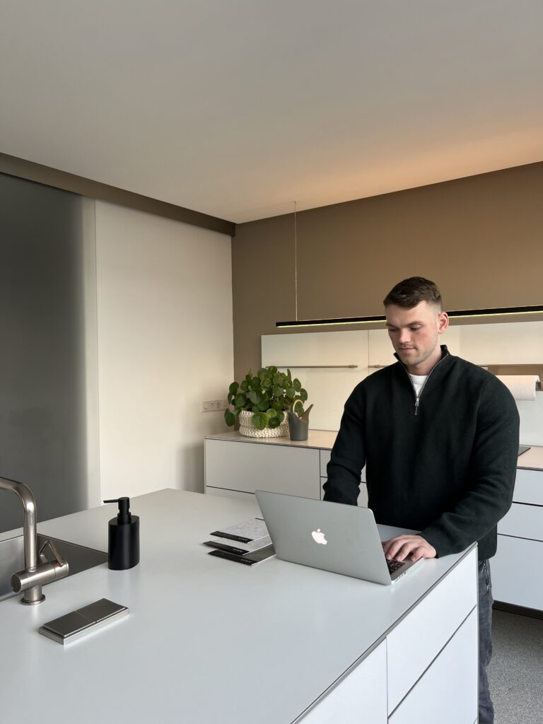 Tim van Dommelen, interieurontwerper uit Tilburg